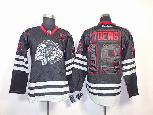 Chicago Blackhawks 19 TOEWS Reebok Black men ice hockey jersey Chicago Blackhawks 19 TOEWS Reebok Black men ice hockey jersey